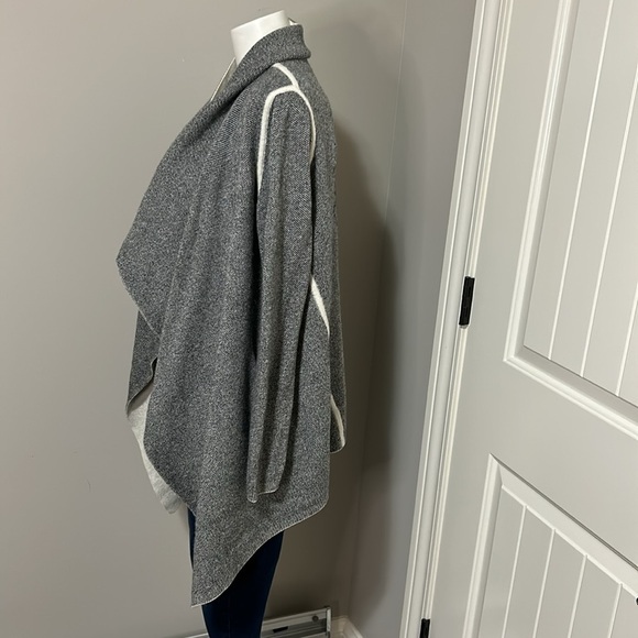 Skull Cashmere Skull Lambs Wool Angora Grey Open Cardigan Poncho Sweater Sz S - Picture 6 of 14
